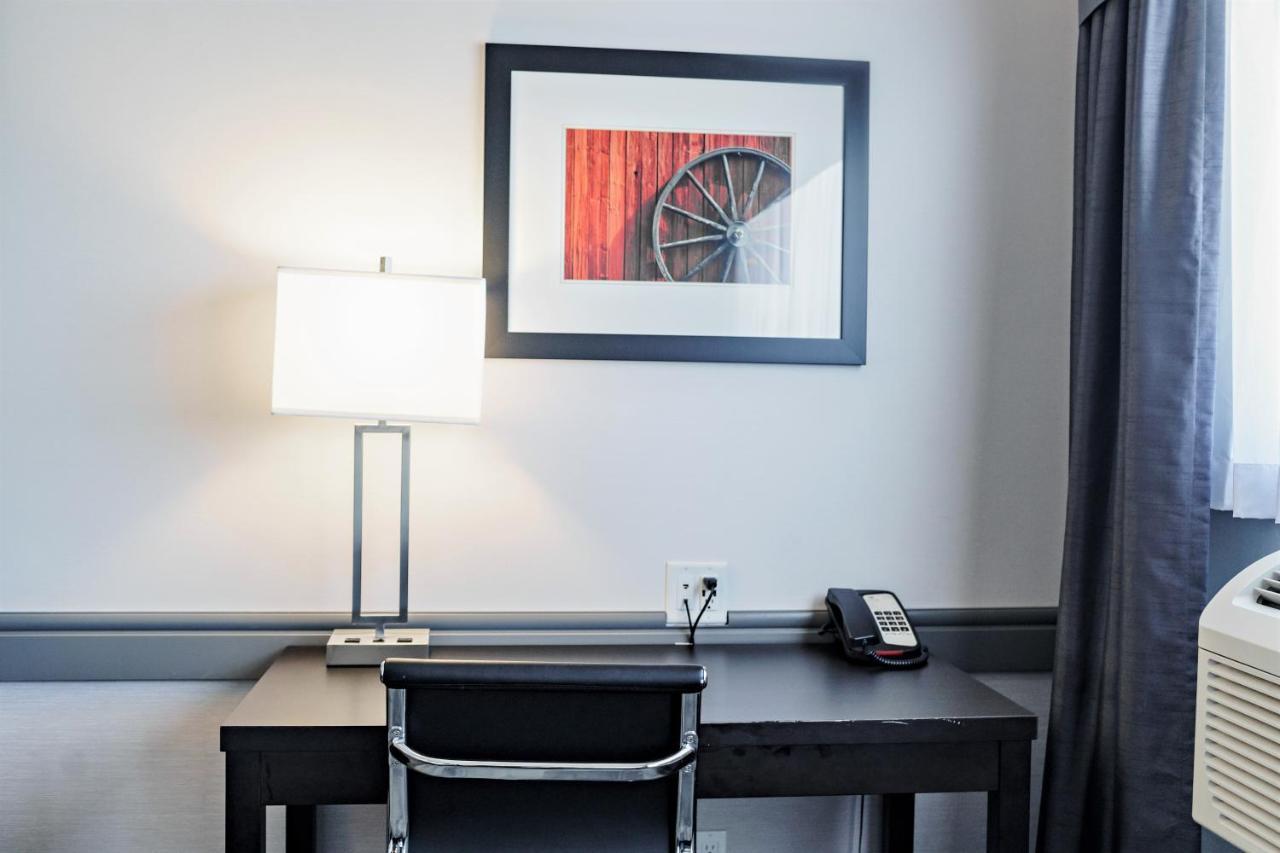 Park Inn By Radisson Edmonton Airport เลอดูค ภายนอก รูปภาพ