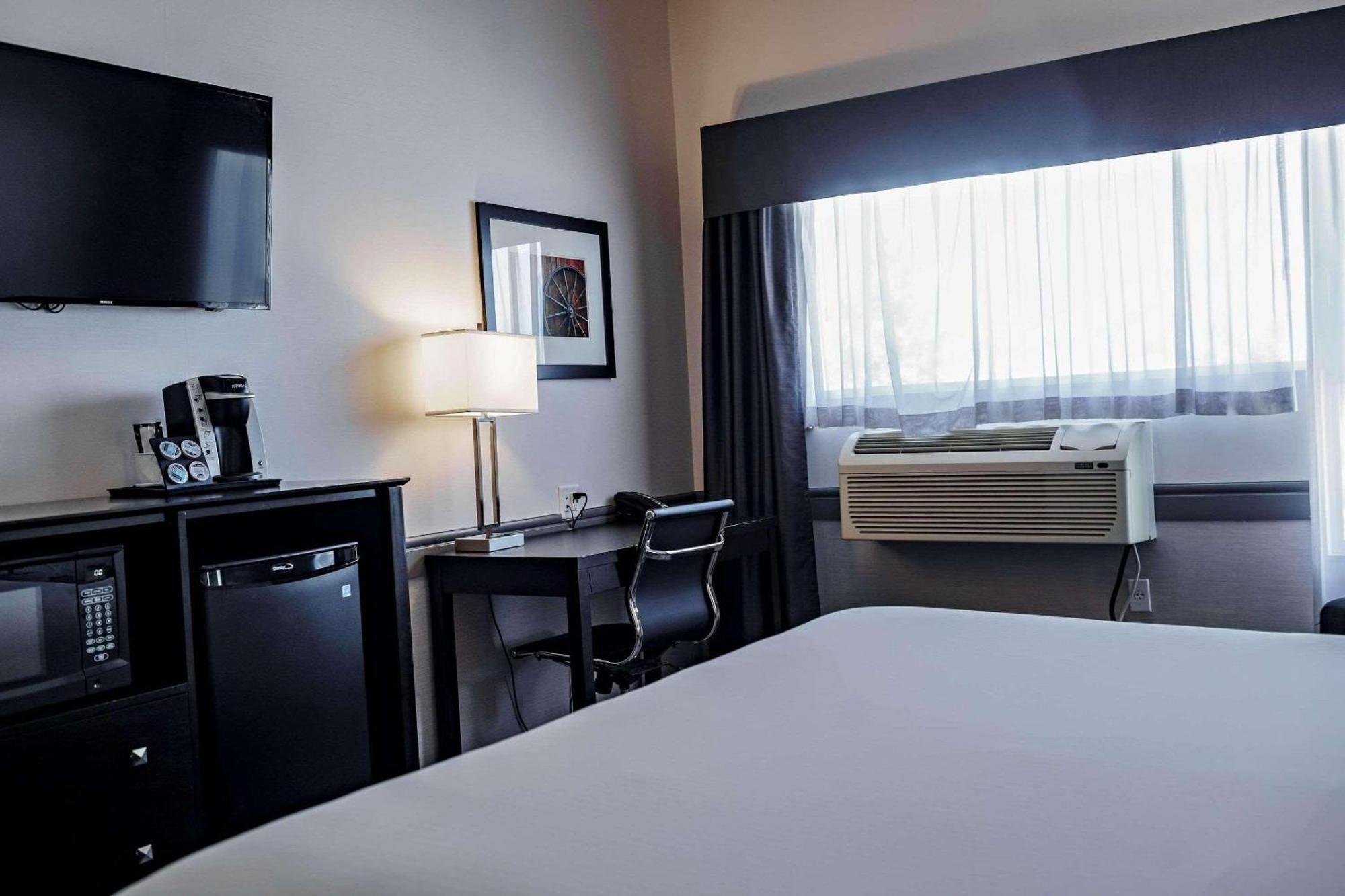 Park Inn By Radisson Edmonton Airport เลอดูค ภายนอก รูปภาพ